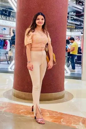 Rishikesh Escort girl mehar